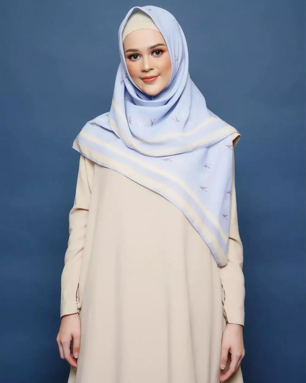 Aktris peran pelakor © 2020 brilio.net Instagram/@indahindriana ; Instagram/@dindakanyaa Aktris peran pelakor © 2020 brilio.net Instagram/@indahindriana ; Instagram/@dindakanyaa