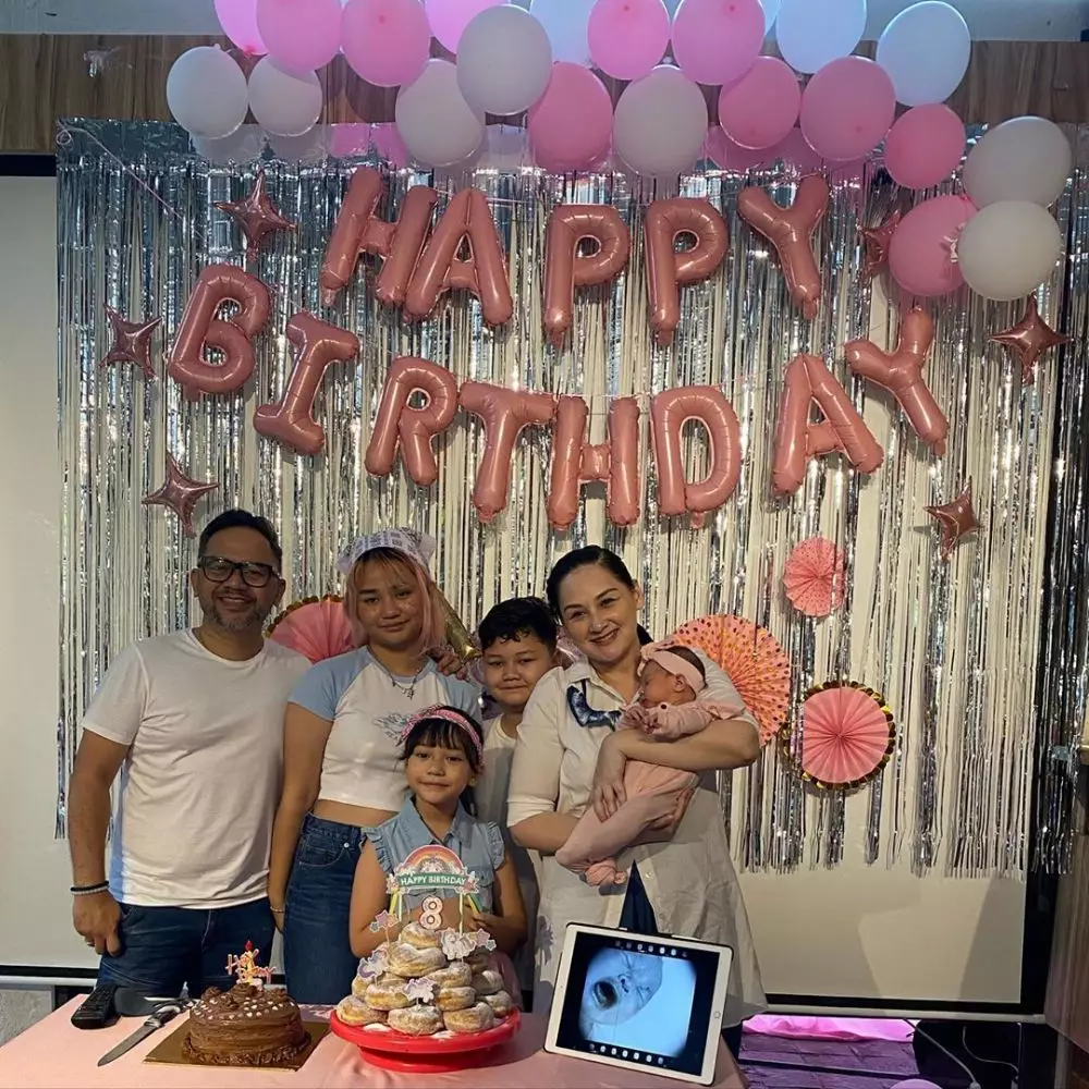 Ultah dan akikah anak Mona Ratuliu © 2020 brilio.net