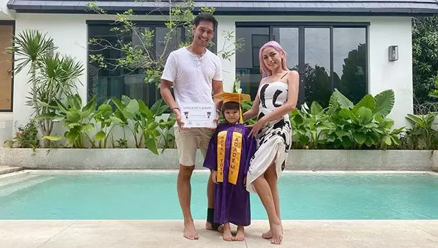 momen wisuda TK anak seleb Instagram momen wisuda TK anak seleb Instagram