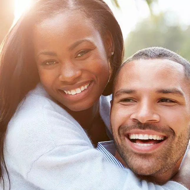 Berlawanan watak, 5 pasang zodiak ini saling mengisi saat jalin cinta