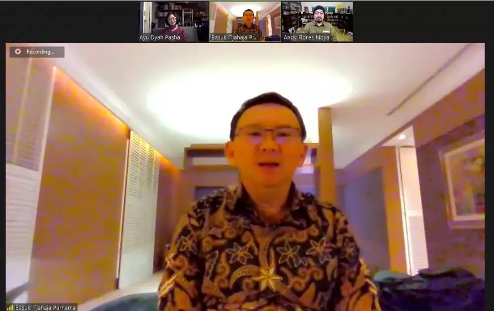 Ahok lelang baju © 2020 brilio.net