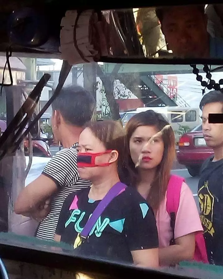 momen absurd cewek di jalan © 2020 instagram.com