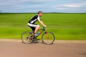 Bersepeda atau lari, mana yang lebih efektif turunkan berat badan?