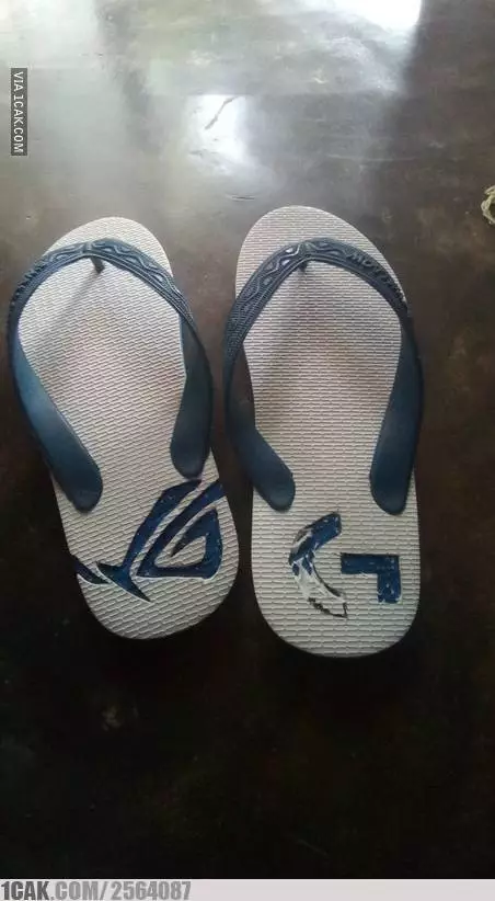 ide kreatif sandal jepit © 2020 1cak.com