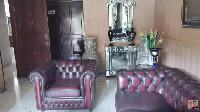 potret rumah milik nenek wulan guritno youtube