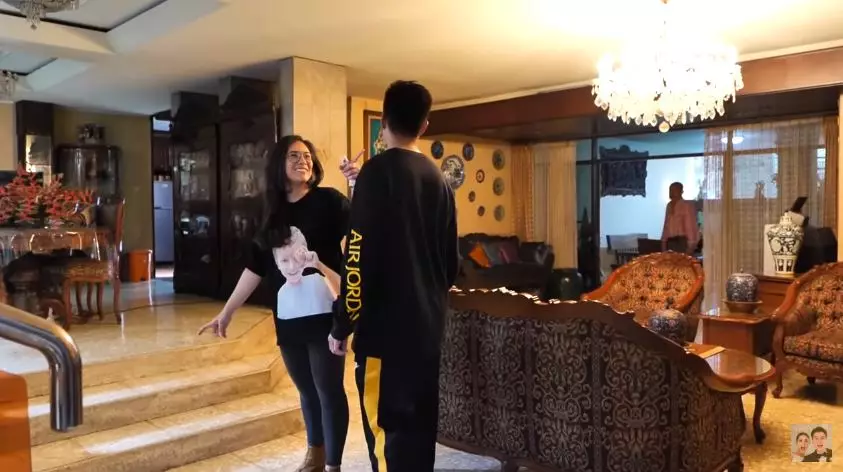 potret rumah milik nenek wulan guritno youtube