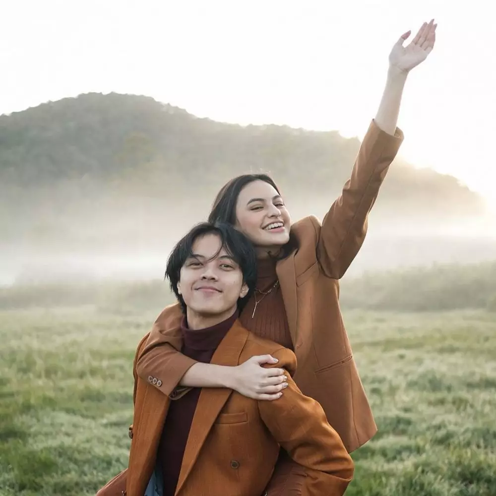 potret mesra bisma dan kekasih instagram