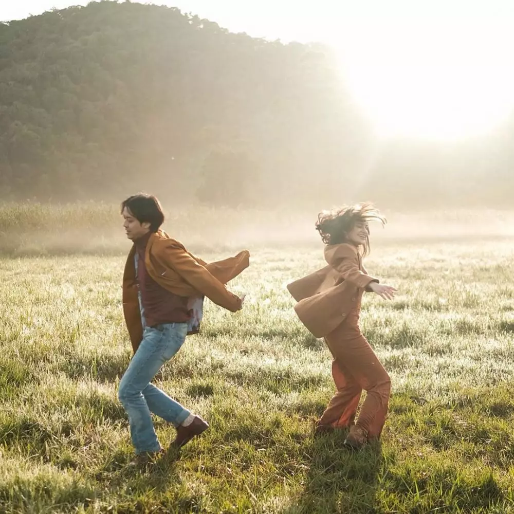 potret mesra bisma dan kekasih instagram
