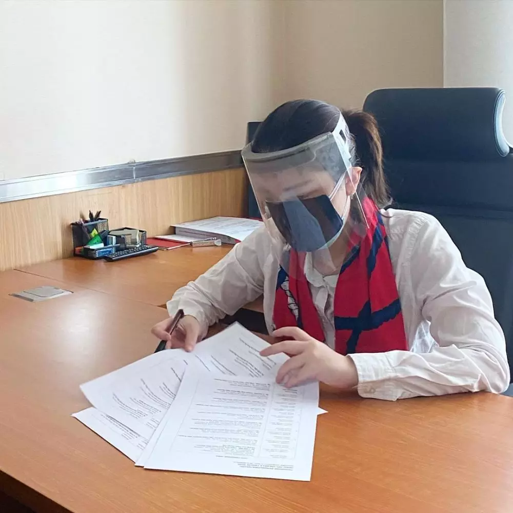 Kantor Tina Toon di DPRD Instagram & YouTube Kantor Tina Toon di DPRD Instagram & YouTube