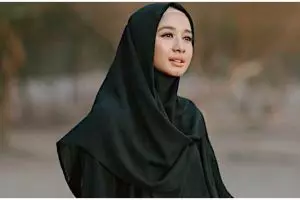 Laudya Bella ungkap perceraian, Engku Emran posting soal senyuman 