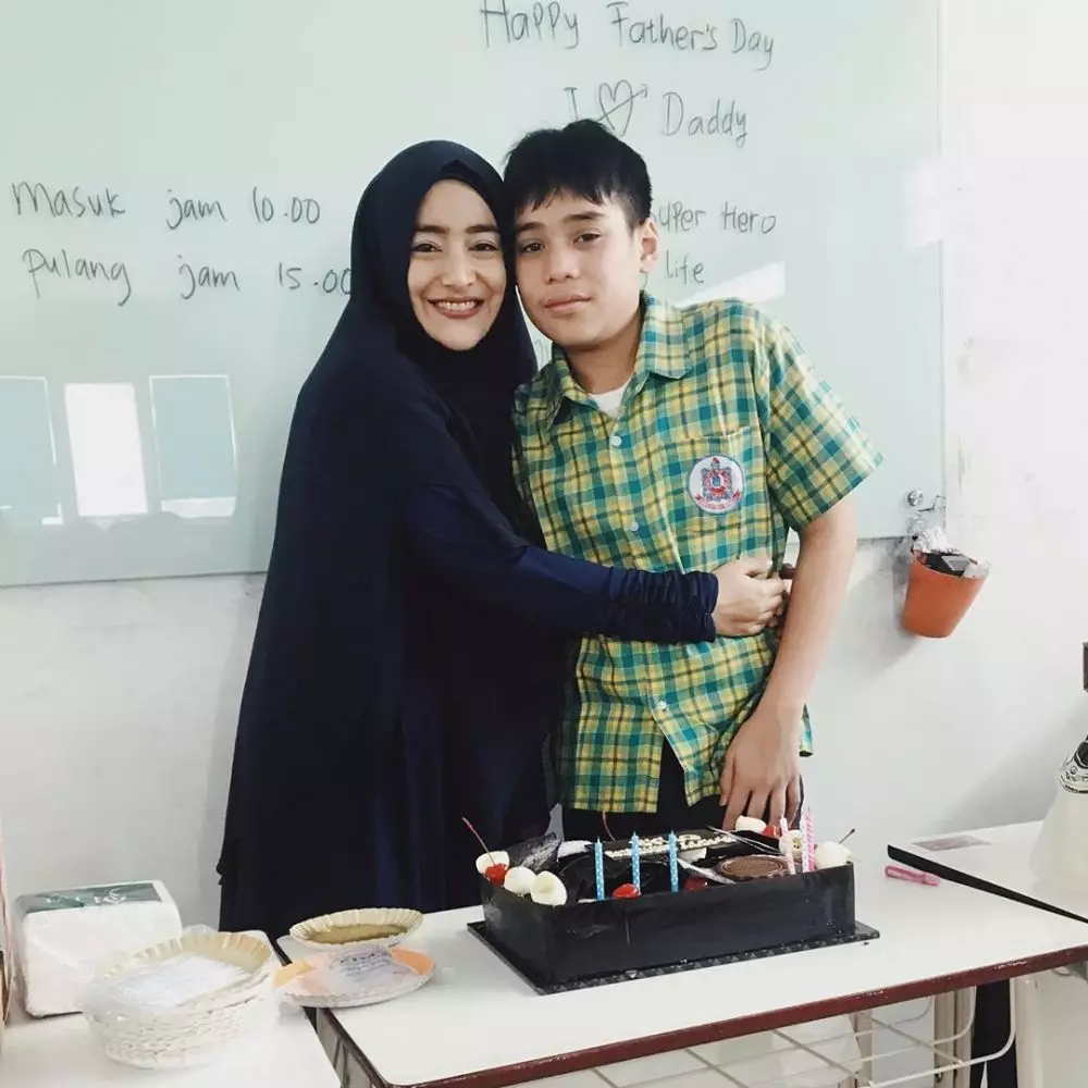 Cindy Fatika Sari dan anak © 2020 brilio.net