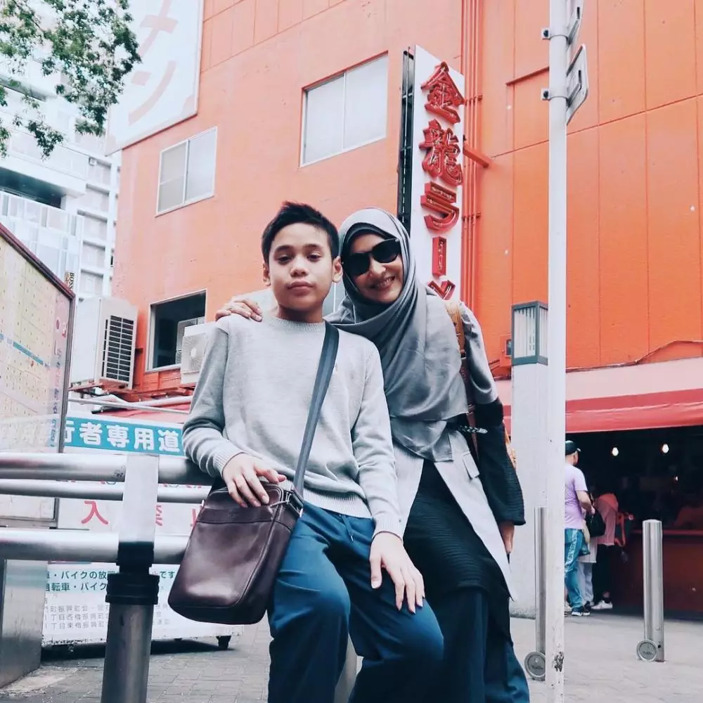 Cindy Fatika Sari dan anak © 2020 brilio.net