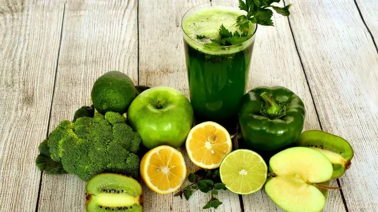 Jus dan smoothie, mana yang lebih mudah turunkan berat badan?