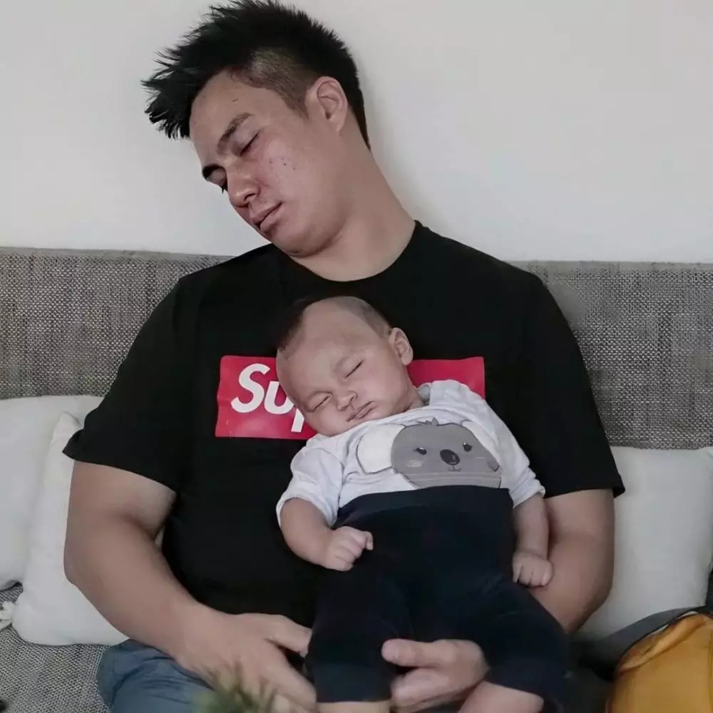 Seleb bagikan foto pasangan tidur © 2020 brilio.net