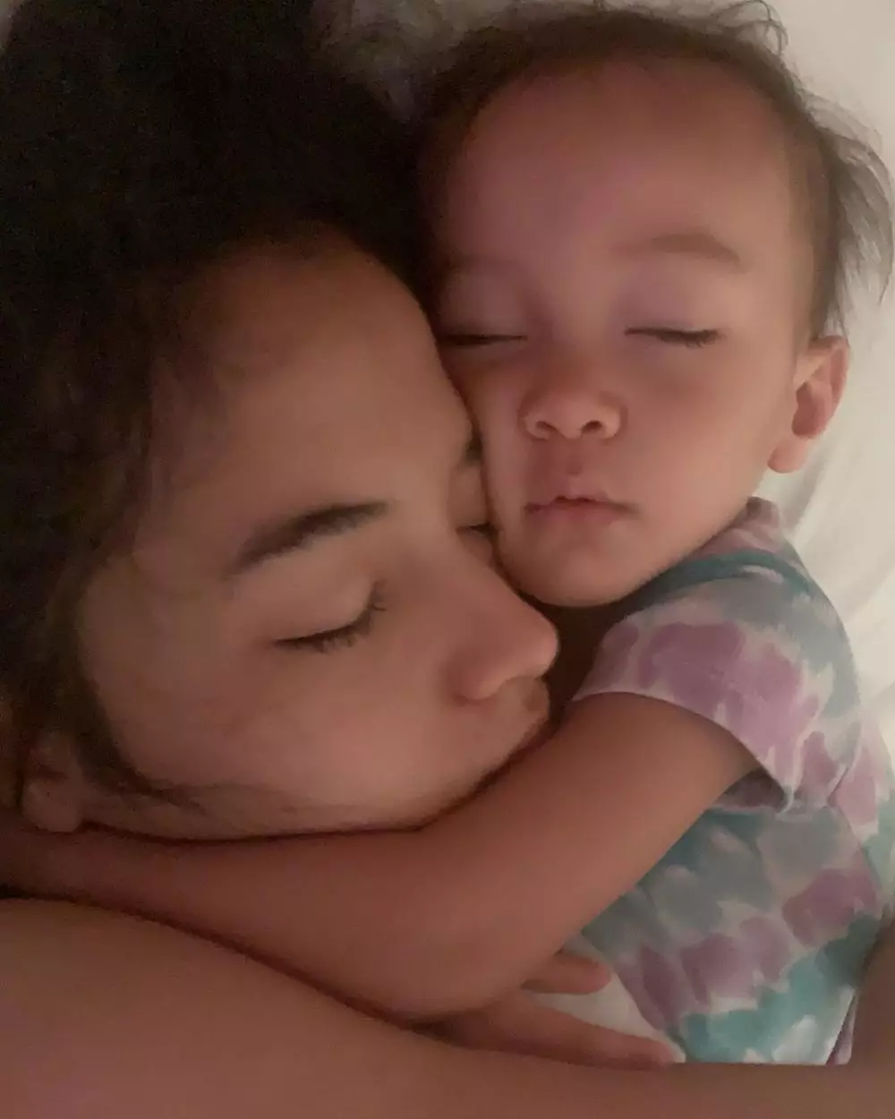 Seleb bagikan foto pasangan tidur © 2020 brilio.net