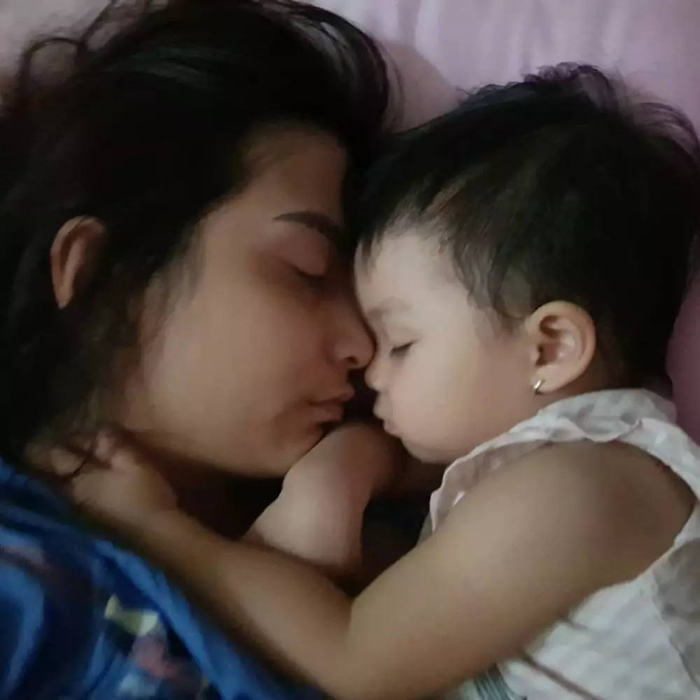 Seleb bagikan foto pasangan tidur © 2020 brilio.net