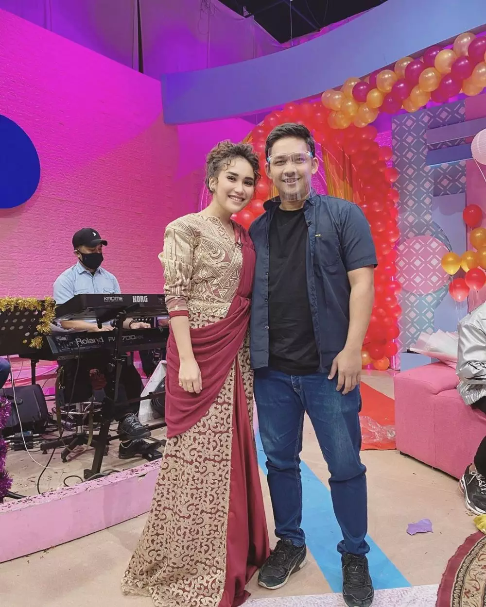 seleb dapat kejutan dari mantan  berbagai sumber