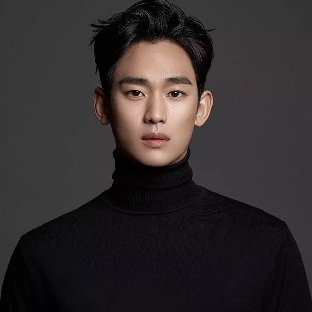 Foto masa kuliah Kim Soo-hyun beredar, rambutnya jadi sorotan