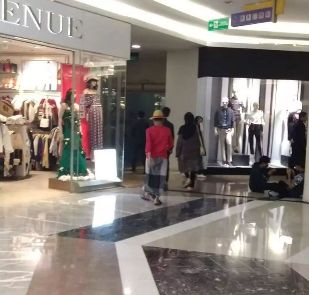 momen absurd orang cosplay © 2020 instagram.com