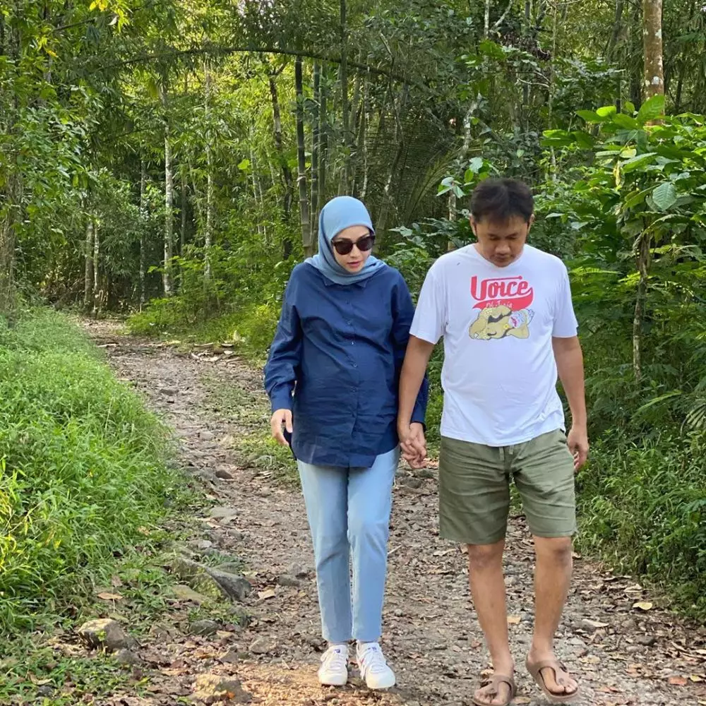 momen seru keluarga zaskia main di hutan Instagram