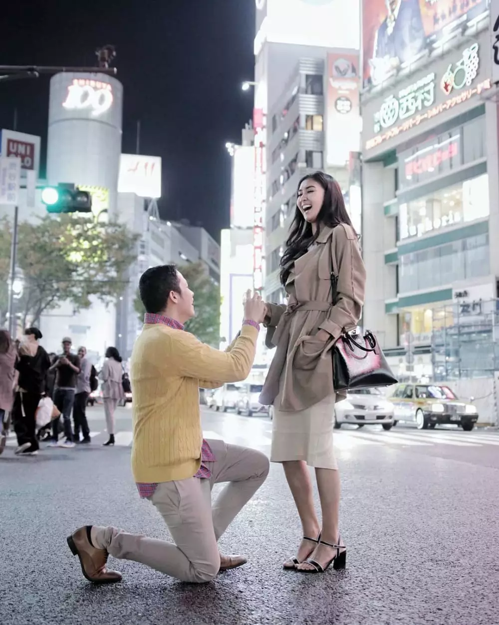 Seleb cantik di lamar saat liburan di luar negeri Instagram