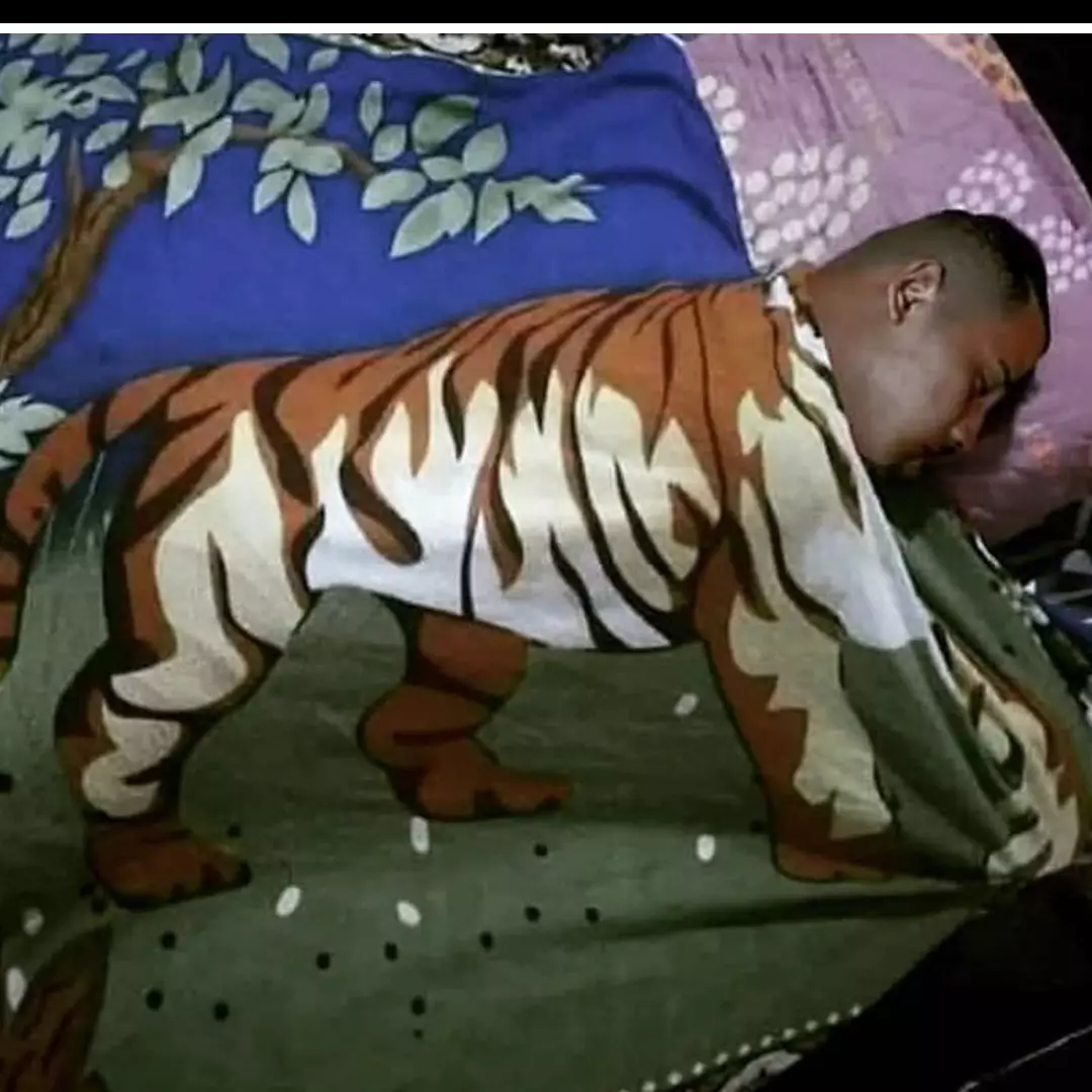 10 Momen lucu kamuflase bapak-bapak ini bikin lihat dua kali