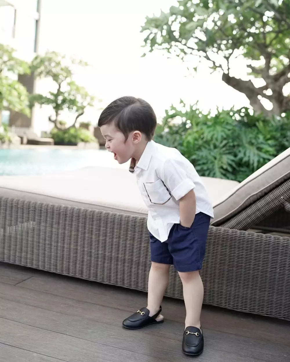 Pose Raphael Moeis  Instagram Pose Raphael Moeis  Instagram