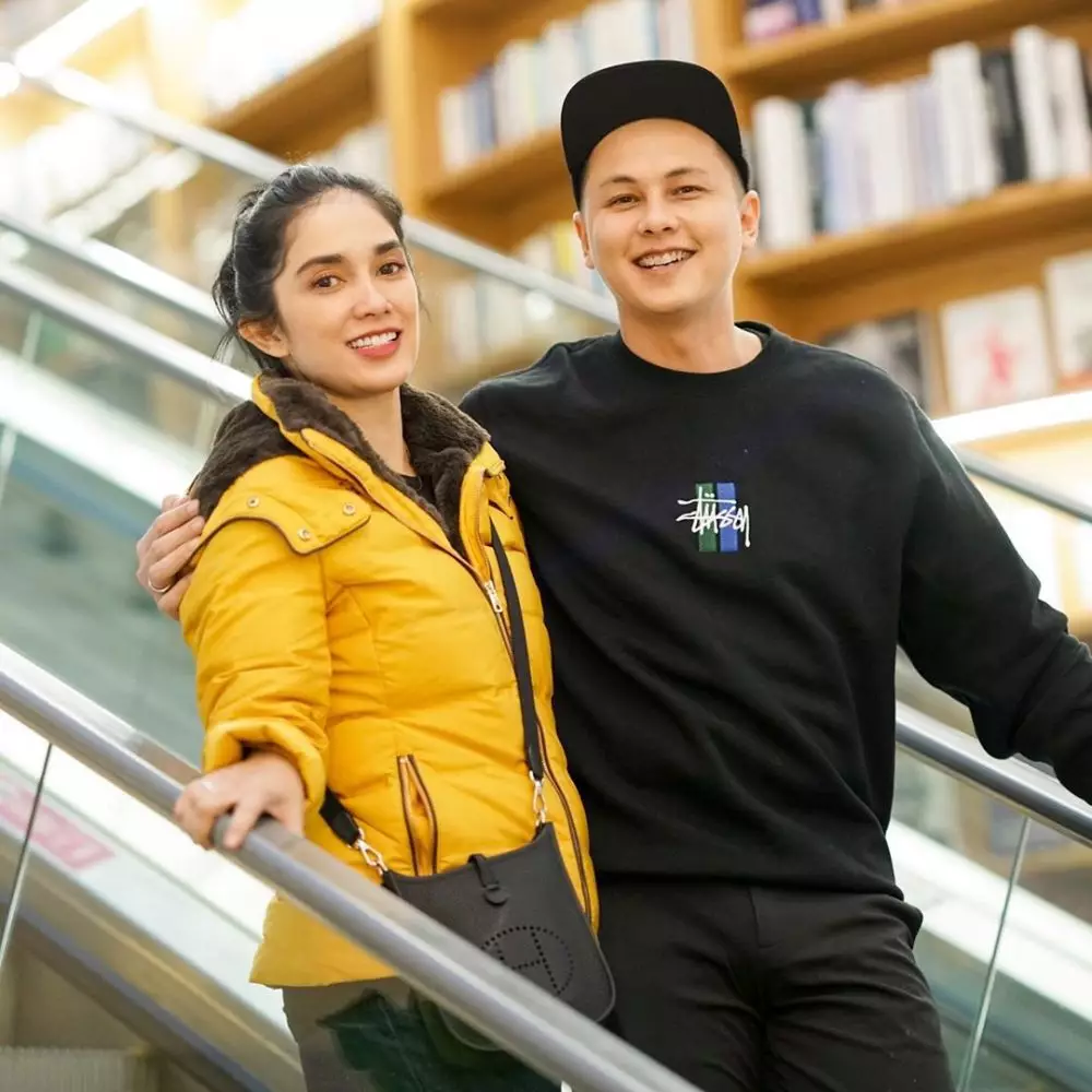 seleb awet muda meski lebih tua dari suami Instagram