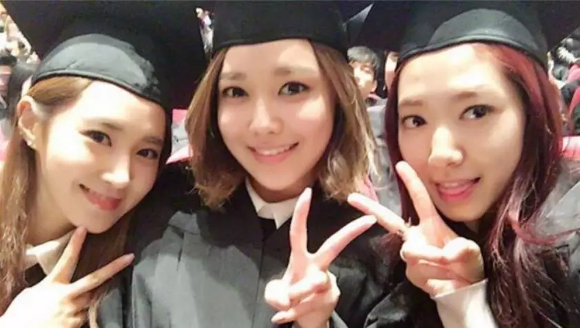 seleb Korea di hari wisudanya Twitter