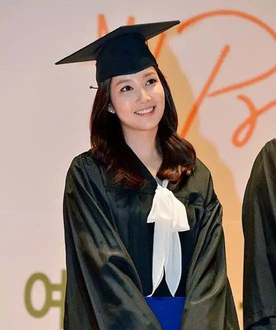 seleb Korea di hari wisudanya Twitter