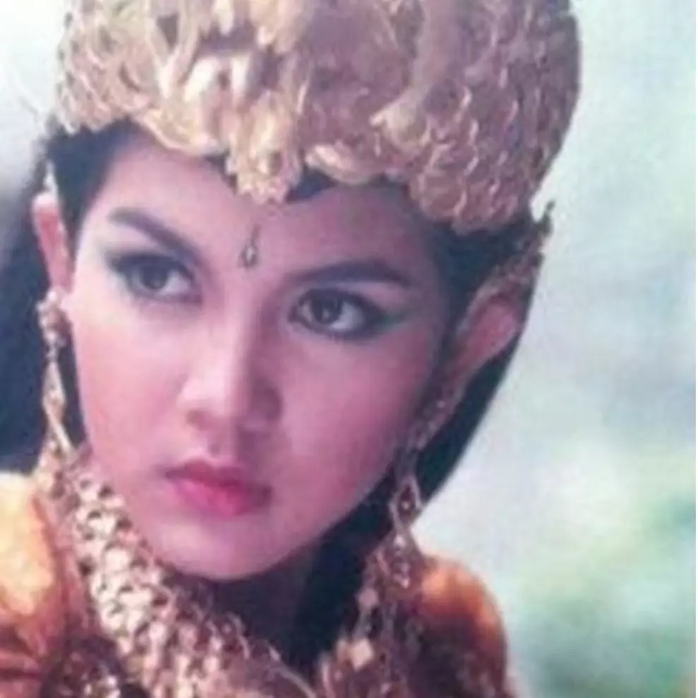 11 Potret terbaru pemeran Sekar Arum di Angling Dharma, kini berhijab