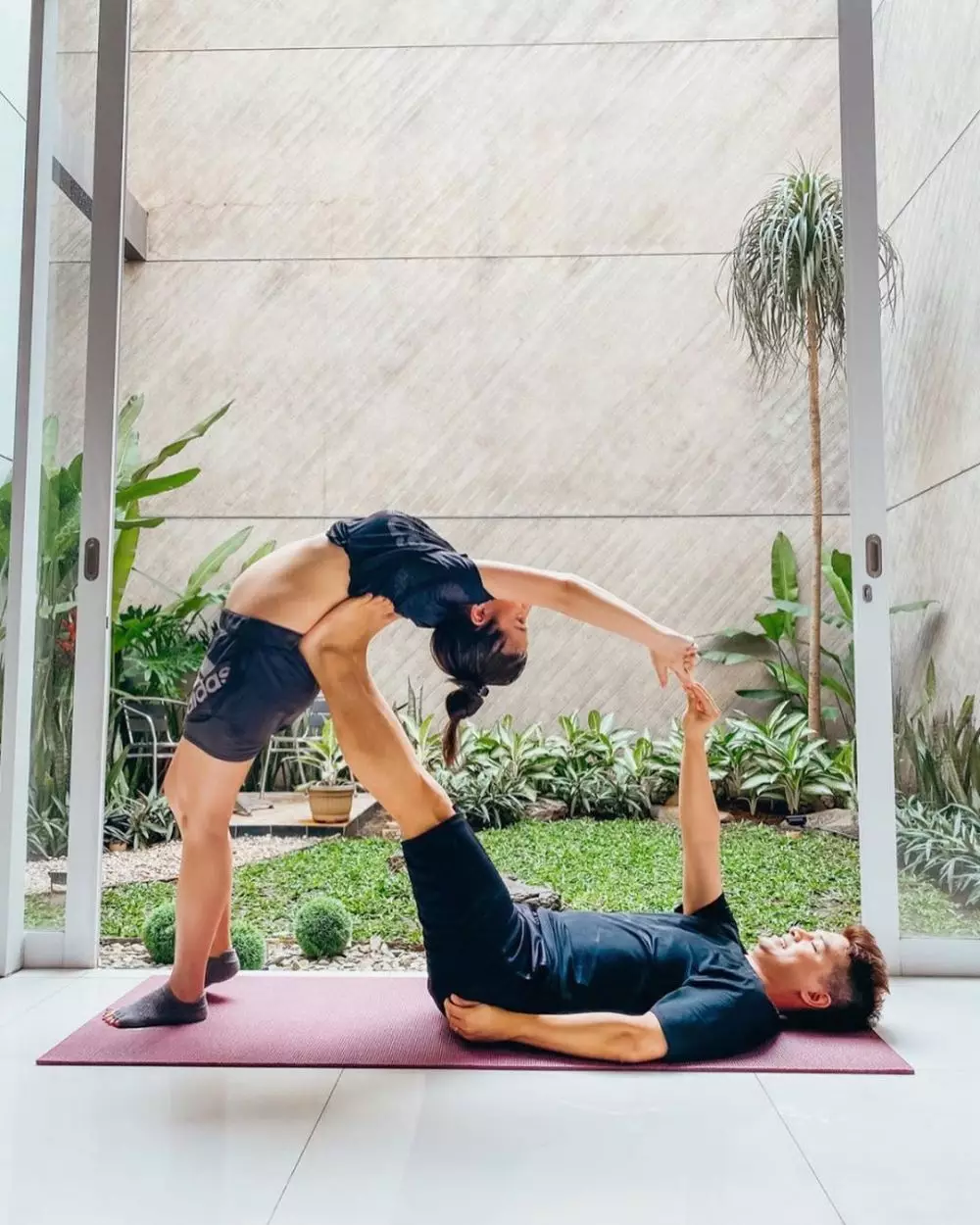 baby bump Chelsea Olivia Instagram baby bump Chelsea Olivia Instagram