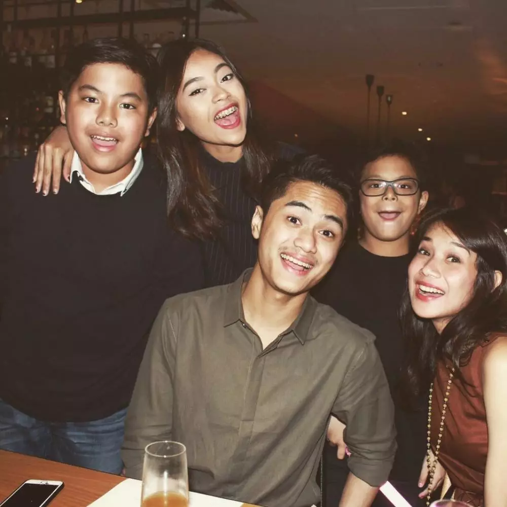 seleb punya anak sambung lebih dari satu Instagram