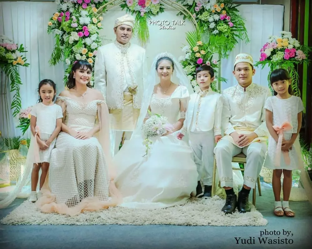 seleb punya anak sambung lebih dari satu Instagram