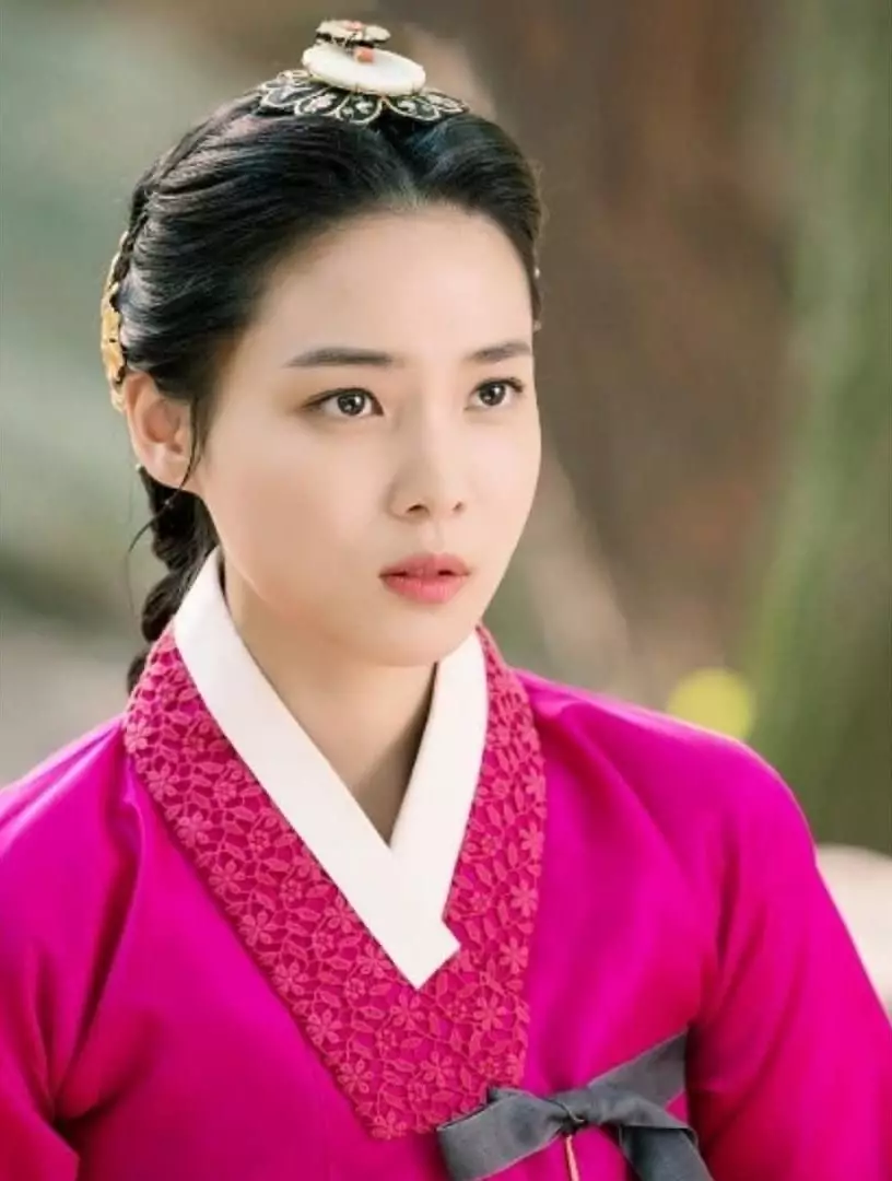 seleb korea perankan karakter cewek angkuh Instagram seleb korea perankan karakter cewek angkuh Instagram