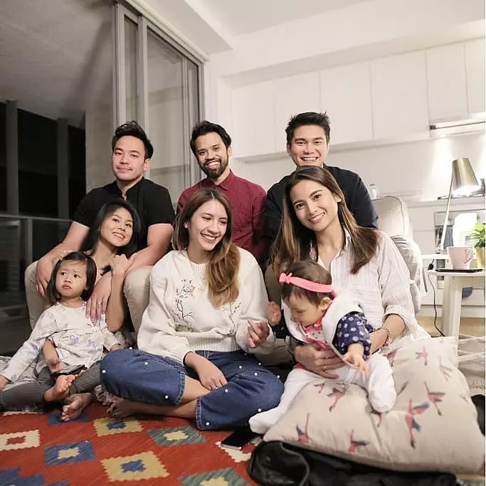 momen kebersamaan acha septriasa dan geng flawsome instagram momen kebersamaan acha septriasa dan geng flawsome instagram