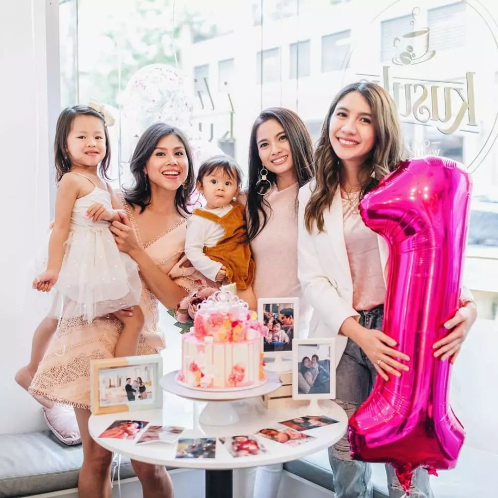 momen kebersamaan acha septriasa dan geng flawsome instagram momen kebersamaan acha septriasa dan geng flawsome instagram