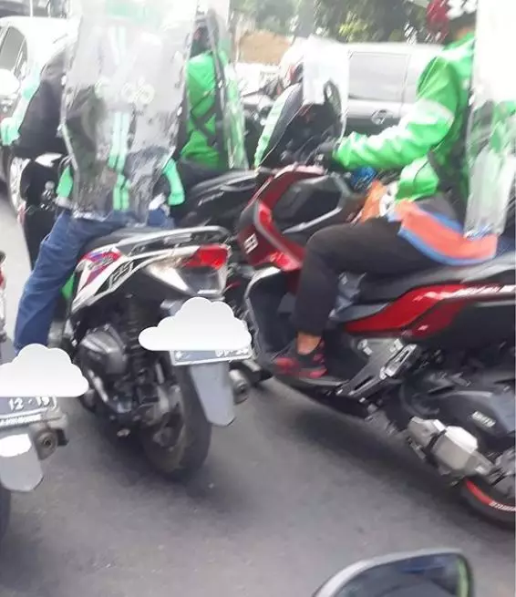 driver jaga jarak saat pandemi berbagai sumber
