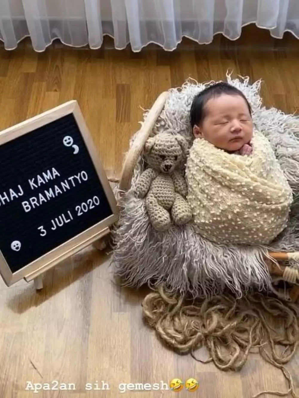 9 Potret anak ke-5 Zaskia Adya Mecca © 2020 brilio.net Instagram/@zaskiadyamecca 9 Potret anak ke-5 Zaskia Adya Mecca © 2020 brilio.net Instagram/@zaskiadyamecca