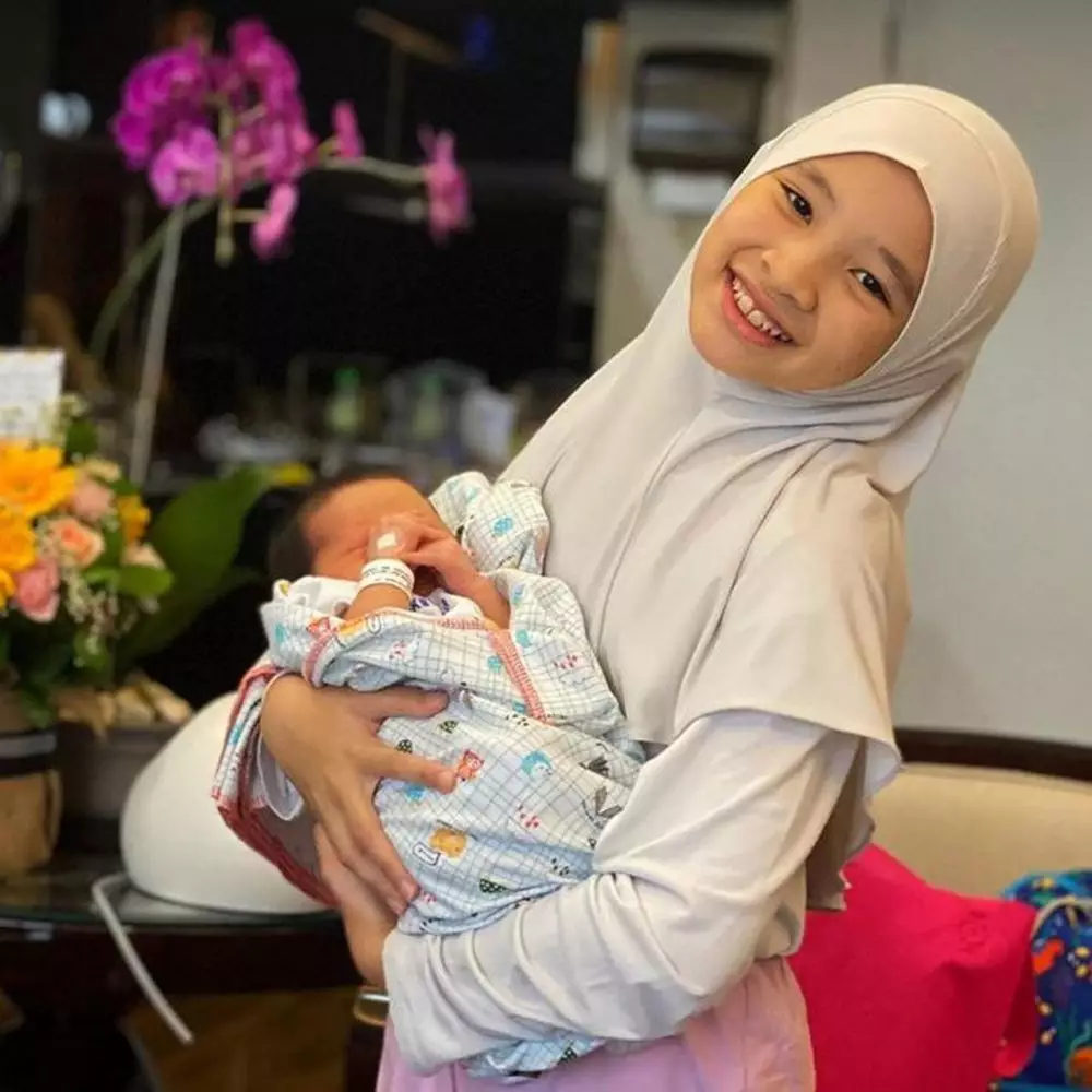 9 Potret anak ke-5 Zaskia Adya Mecca © 2020 brilio.net Instagram/@zaskiadyamecca 9 Potret anak ke-5 Zaskia Adya Mecca © 2020 brilio.net Instagram/@zaskiadyamecca