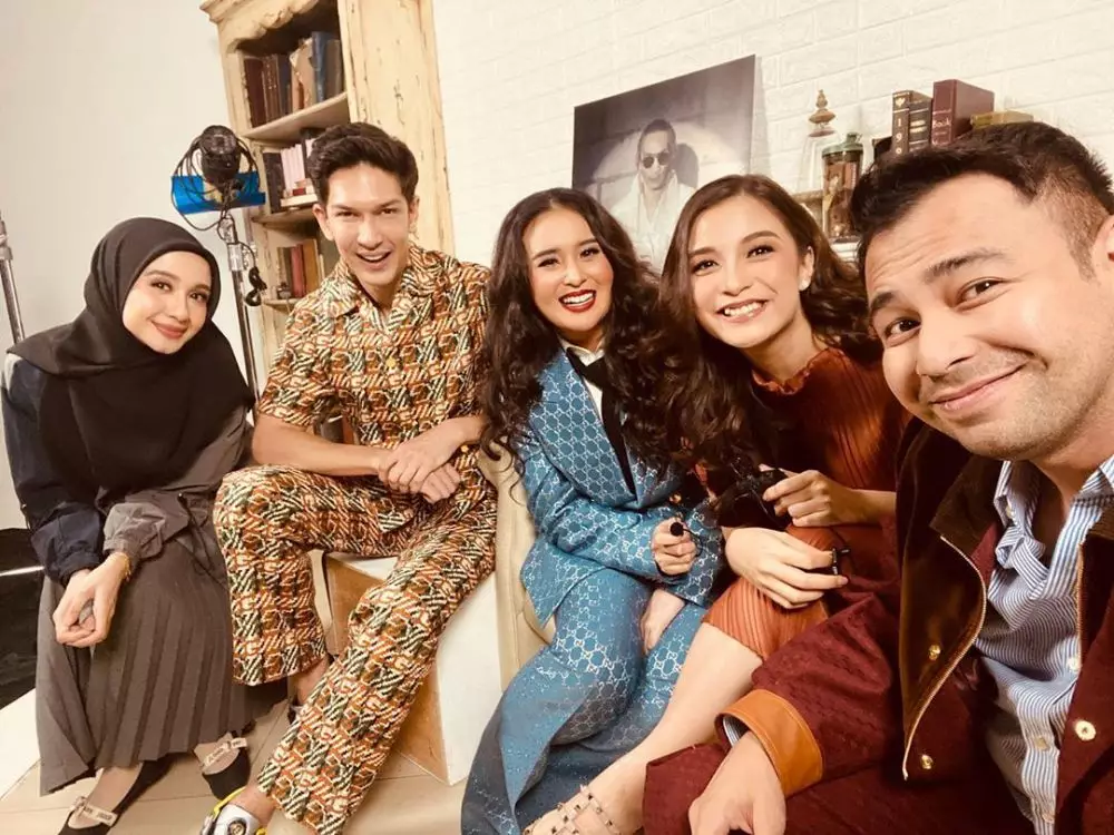 14 Tahun bersama © 2020 brilio.net Instagram/@raffinagita1717 ; Instagram/@yollaraffiah1717 14 Tahun bersama © 2020 brilio.net Instagram/@raffinagita1717 ; Instagram/@yollaraffiah1717