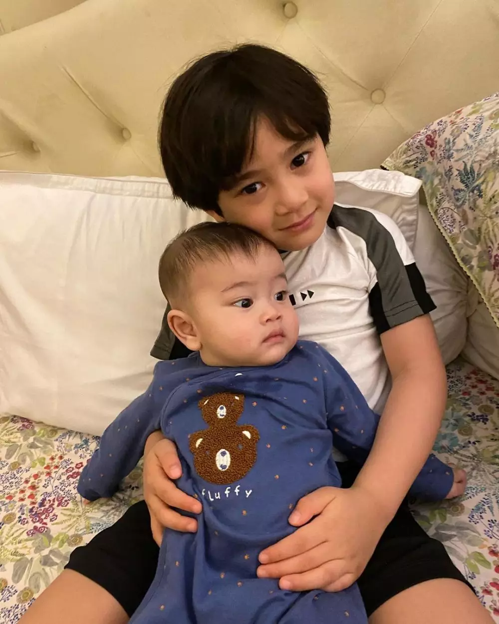 Potret Rafathar dan anak Syahnaz © 2020 brilio.net Potret Rafathar dan anak Syahnaz © 2020 brilio.net