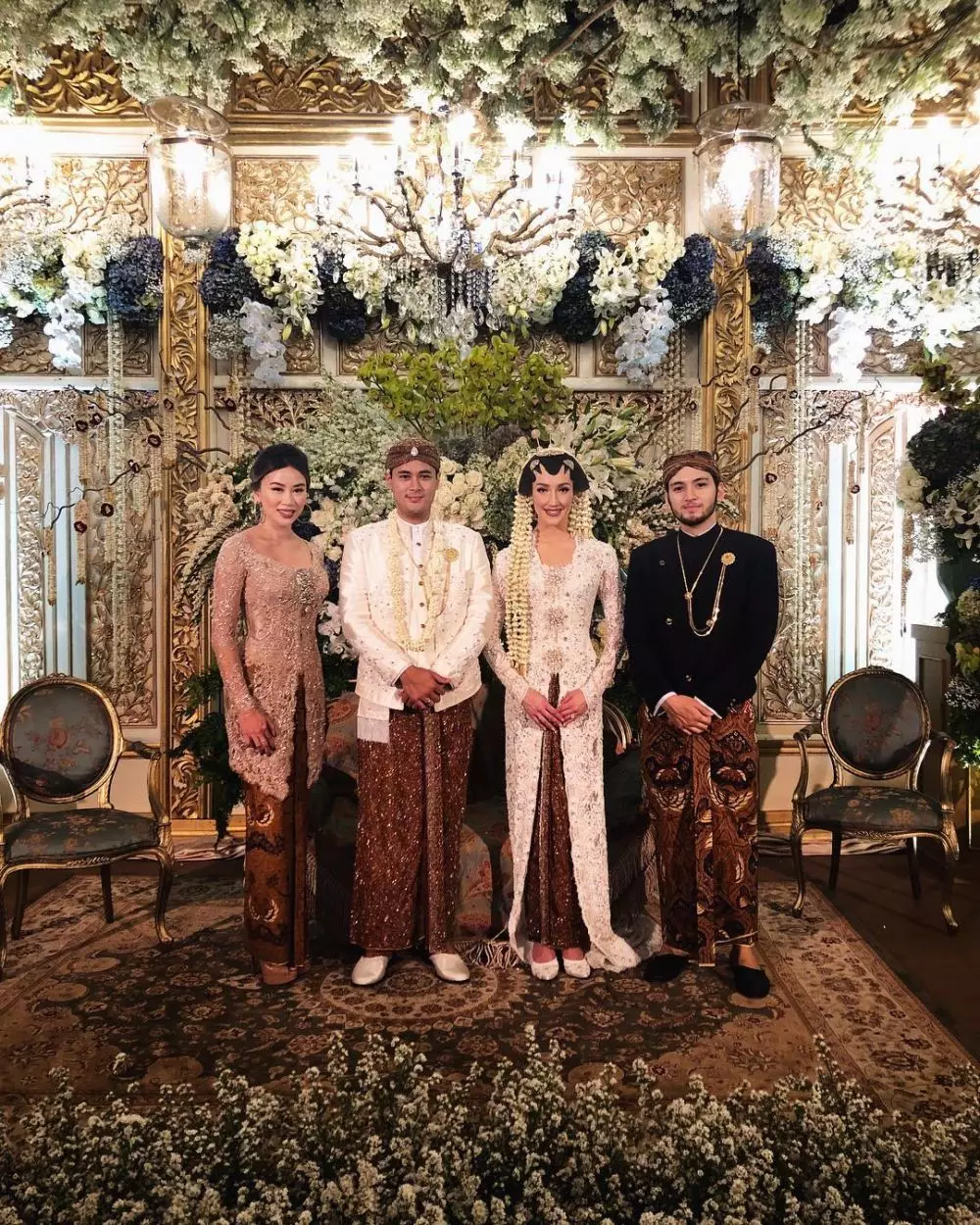 Varsha Strauss dan keluarga Cendana Instagram Varsha Strauss dan keluarga Cendana Instagram