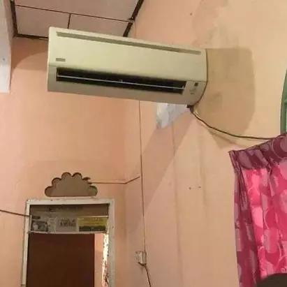 cara nyeleneh pasang perabotan © 2020 instagram.com