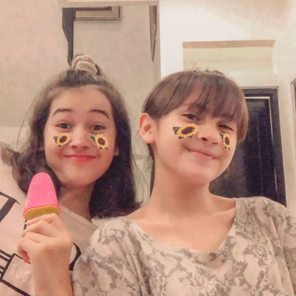 potret sandrinna michelle dan adik instagram