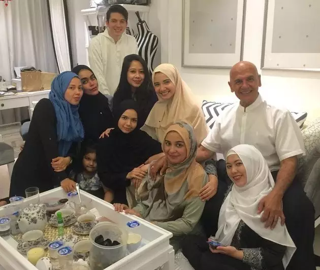 Santi Asoka Mala dan Shireen © 2020 brilio.net