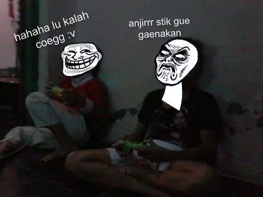 Meme main sepakbola PS Berbagai sumber