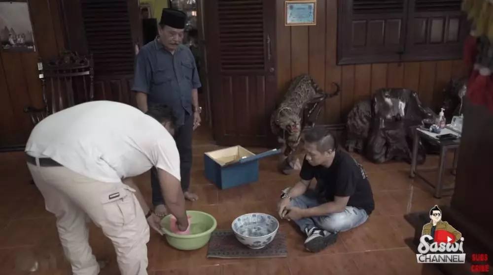 potret rumah Haji Bolot YouTube