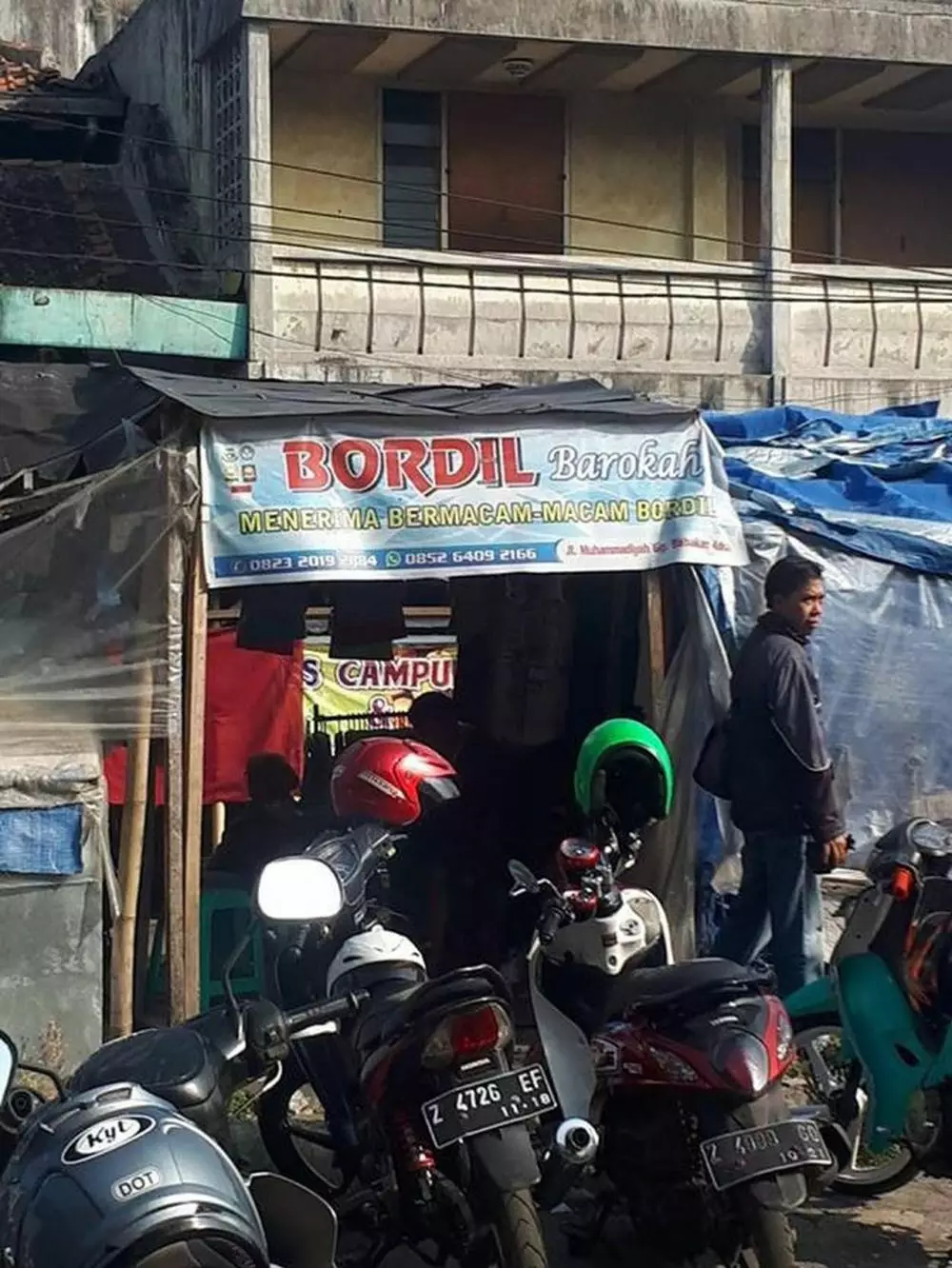 keanehan di 8 spanduk berbagai sumber keanehan di 8 spanduk berbagai sumber