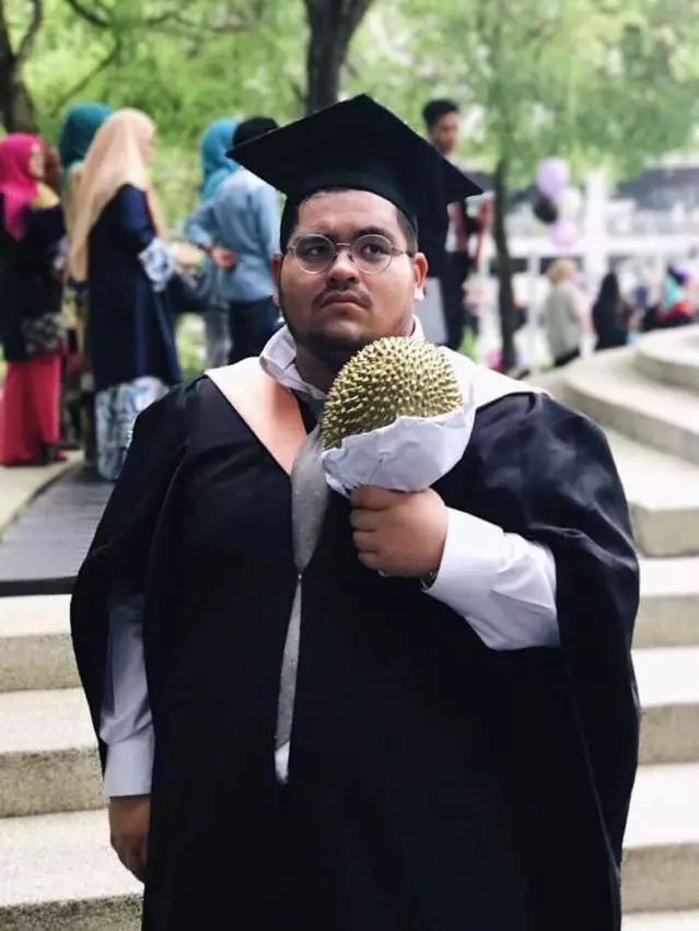 momen wisuda kocak berbagai sumber